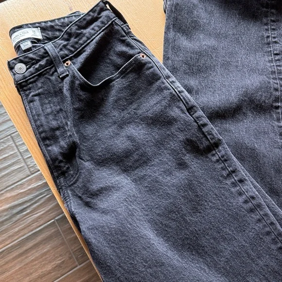 Abercrombie & Fitch High Rise Black Jeans - Picture 5 of 5